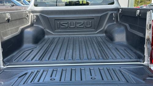 Isuzu D-MAX Photo autoimg-7ed27d8a08bd105d9d8c8c7e7952f5f2a91cb047.jpg