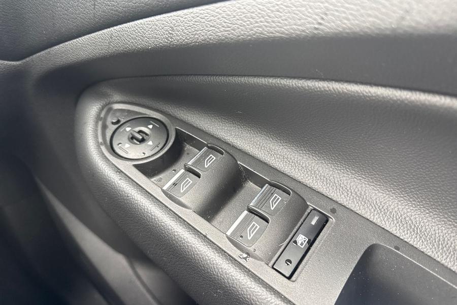 Ford KUGA Photo autoimg-7ed31489890387538f937ad10546add4f31fe7de.jpg