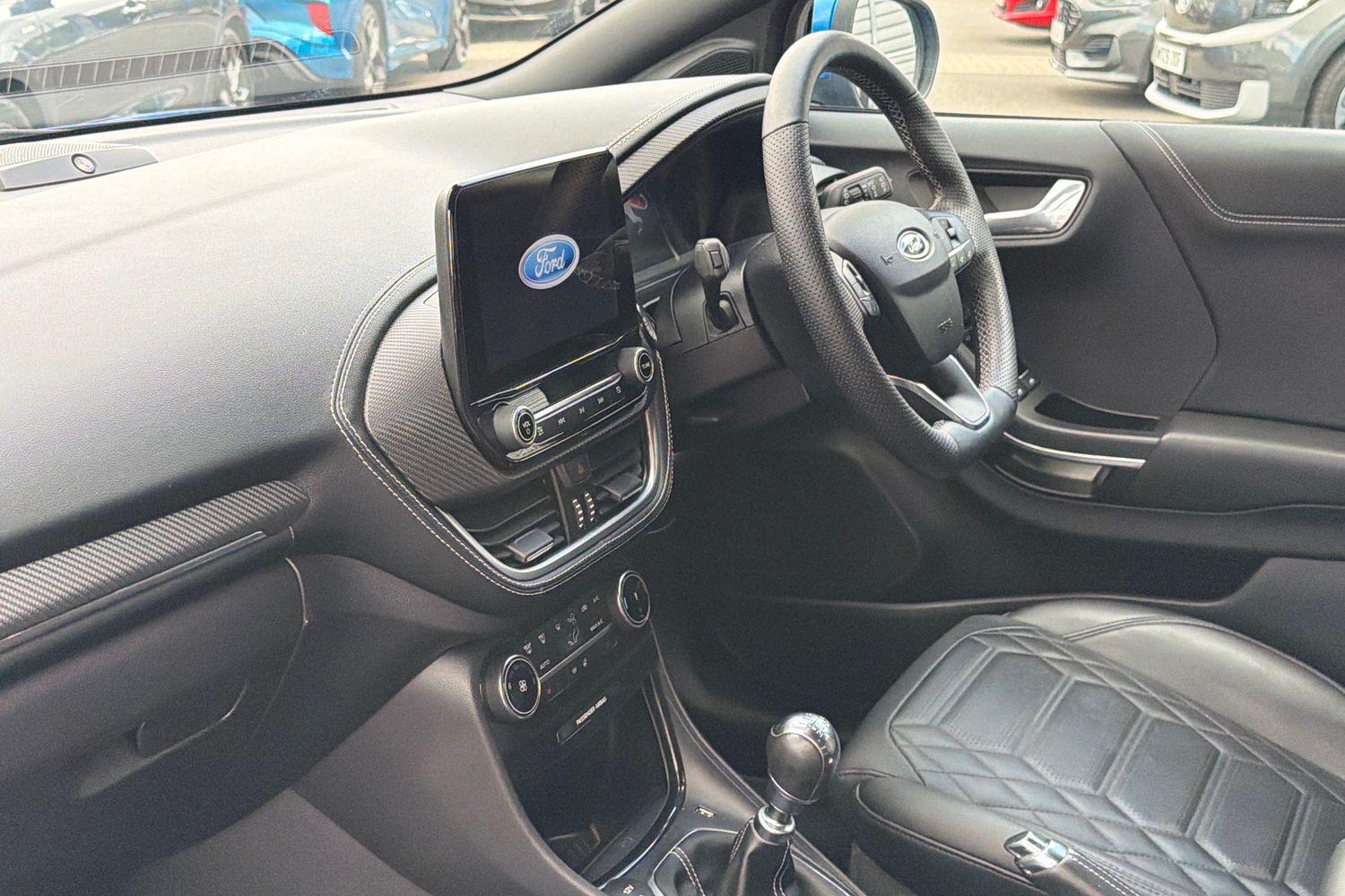 Ford PUMA Photo 17