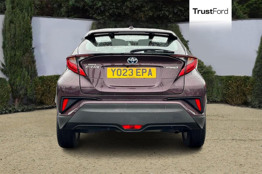 Toyota C-HR Photo autoimg-7edc352c64b68095acdf6413aafae5bfd617ad60.jpg