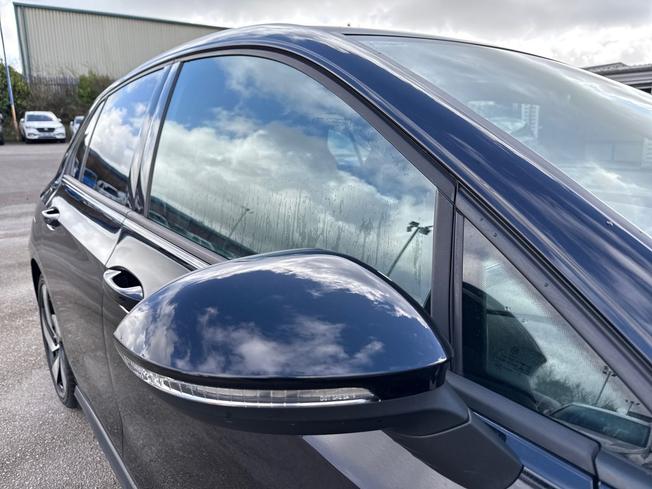 VOLKSWAGEN Golf Photo 20
