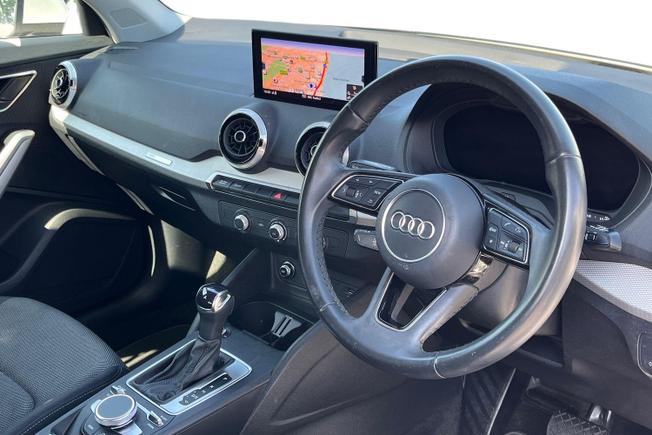 AUDI Q2 Photo 6