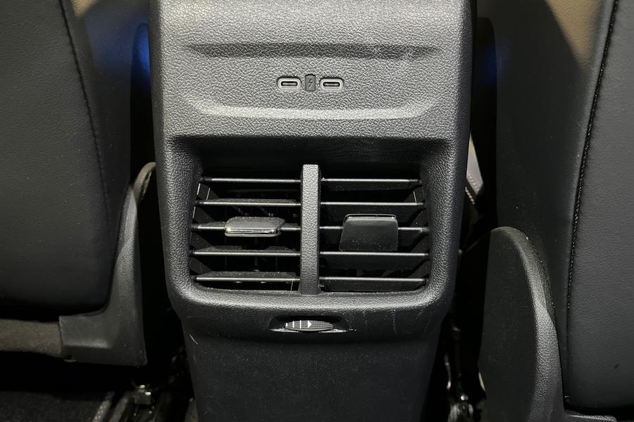 Ford Explorer Photo autoimg-7ee43db7428e54f01df1f9950fab46a22b5a50ae.jpg