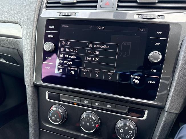 VOLKSWAGEN Golf Photo 13