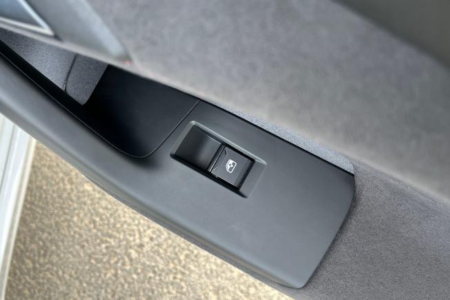 AUDI S6 E-Tron Avant Photo 47