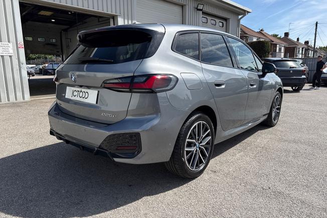 BMW 2 Series Photo 22