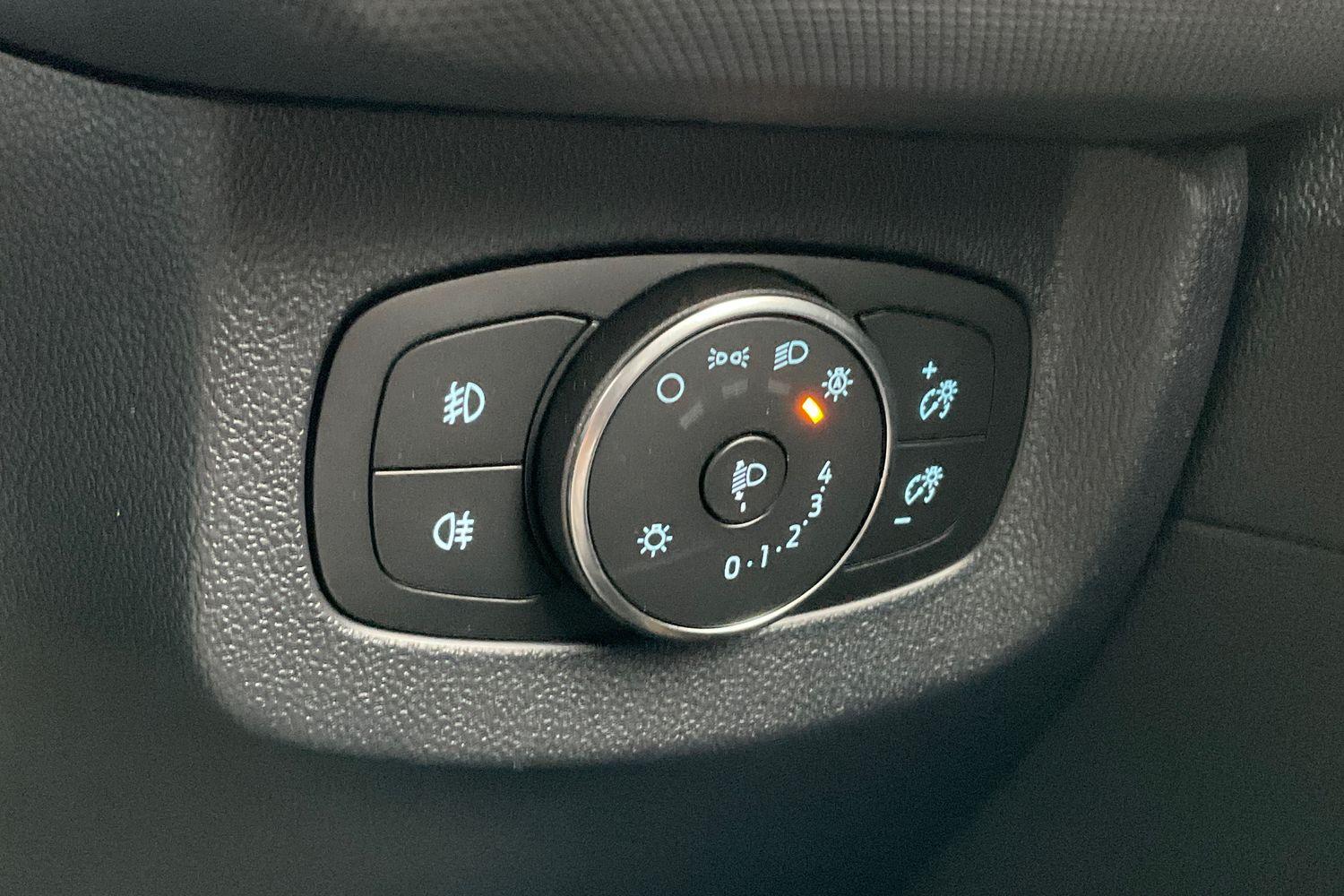 Ford E-TRANSIT COURIER Photo 16