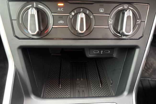 VOLKSWAGEN Polo Photo 23