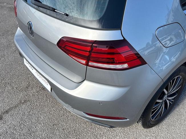 VOLKSWAGEN Golf Photo 22