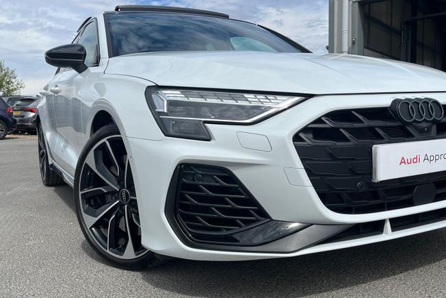 AUDI S3 Photo 19