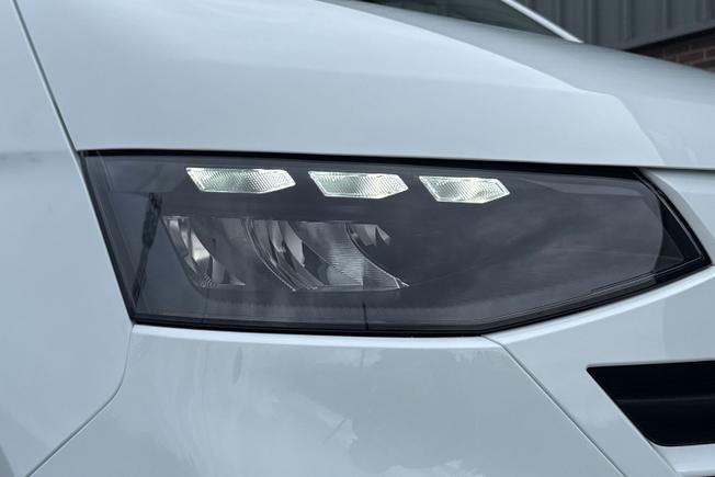 VOLKSWAGEN  Transporter Photo 19