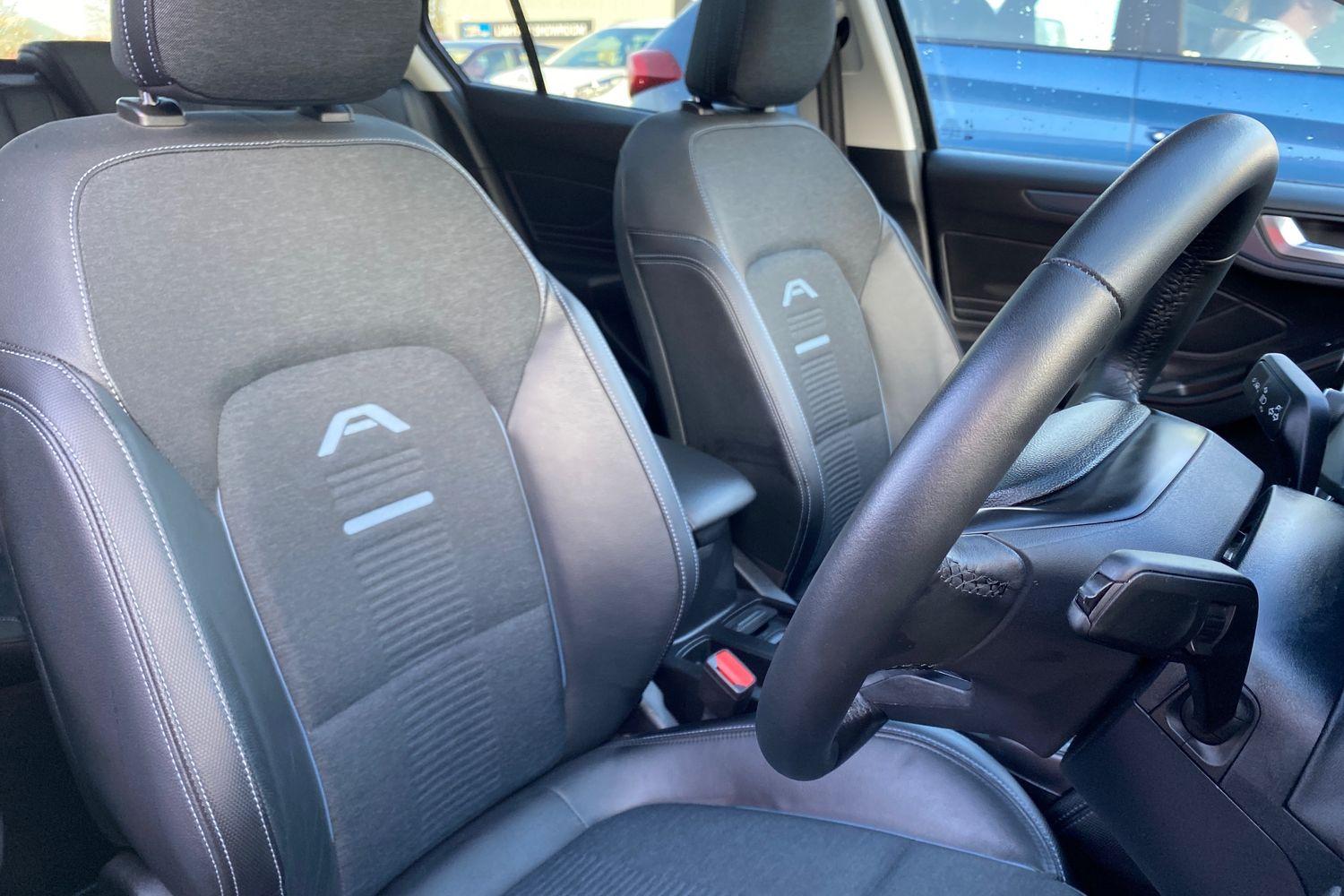 Ford FOCUS Photo 16