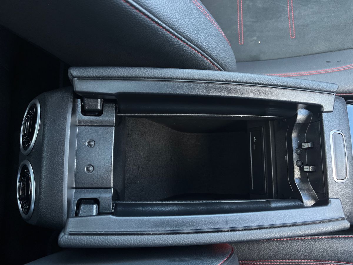 Mercedes-Benz CLA Photo 37