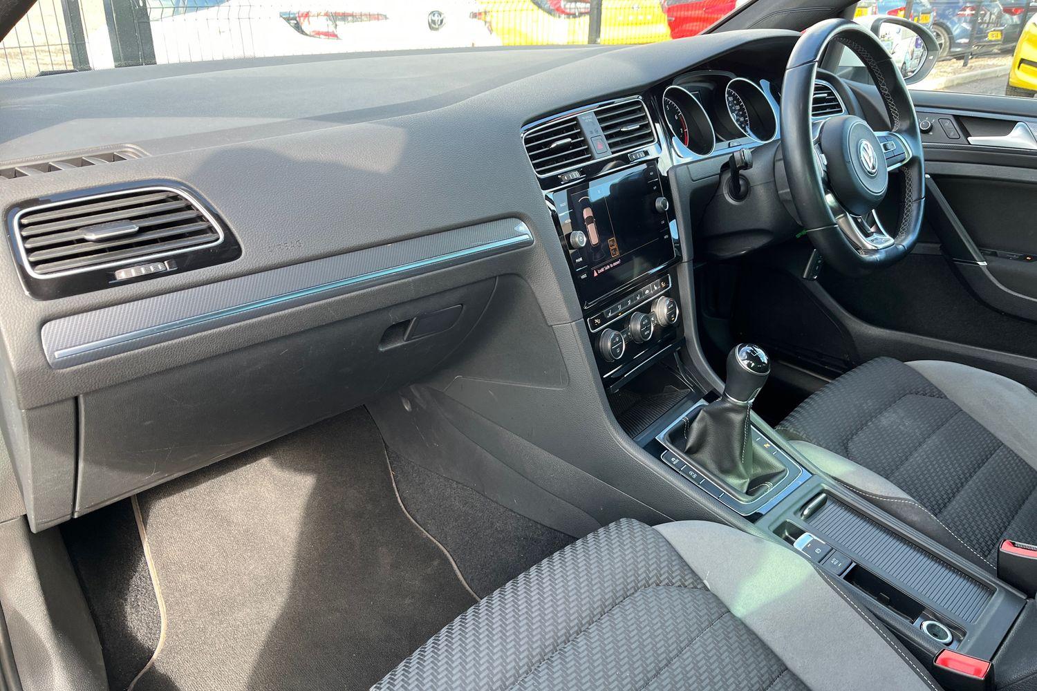 Volkswagen GOLF Photo 17