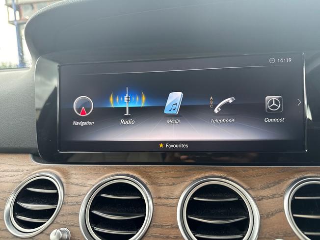 MERCEDES-BENZ E Class Photo 13