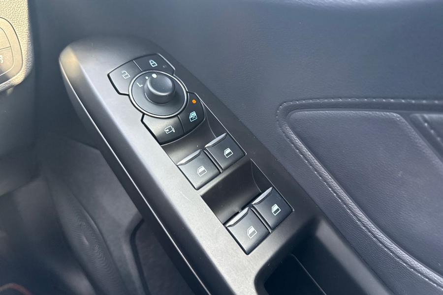 Ford FOCUS Photo autoimg-7f08c7cd2d1fde5b06f5e735f0be563d890660a4.jpg
