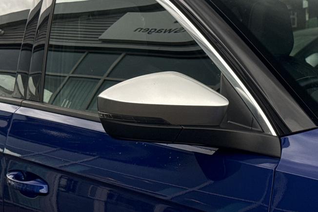 VOLKSWAGEN T-Roc Photo 20