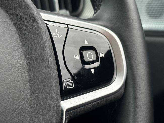 VOLVO XC60 Photo 17