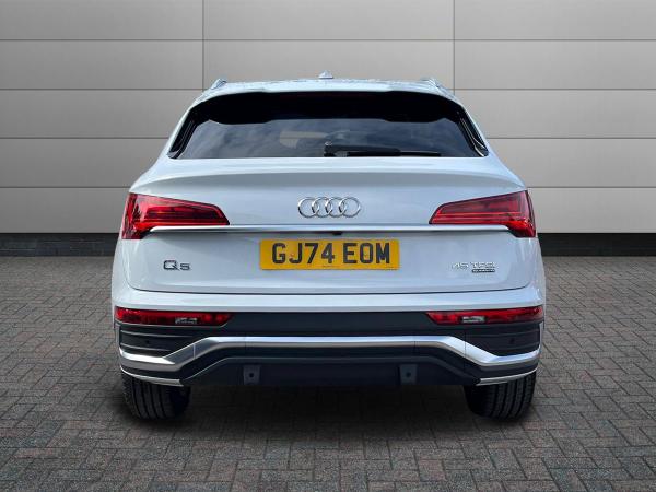 Audi Q5 Photo autoimg-7f0cf23891084d297a3a1ef18ceb772a0f392439.jpg