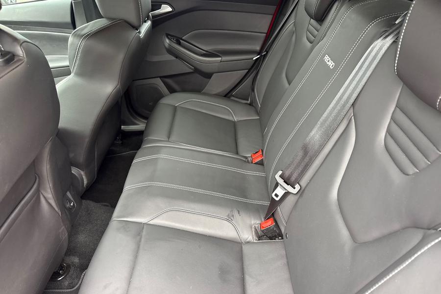 Ford FOCUS Photo autoimg-7f10f3230ae2857f45708957e16dddfb219ed147.jpg