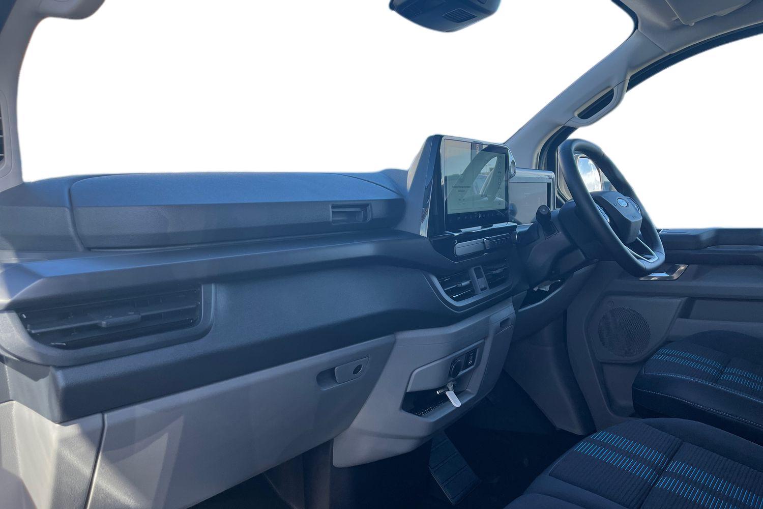 Ford E-Transit Custom Photo 2