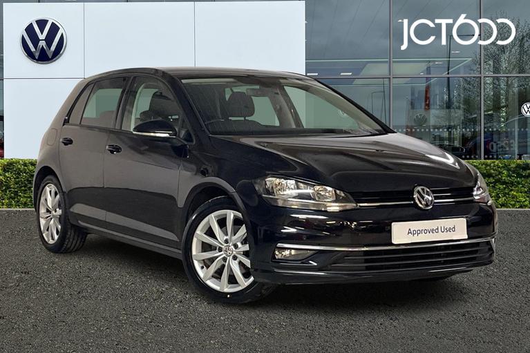 Used 2018 VOLKSWAGEN Golf SE 1.6 TDI 115PS 5-speed Manual 5 Door Deep Black pearl at JCT600