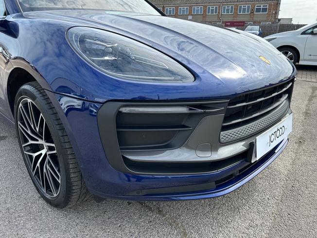 PORSCHE Macan Photo 29