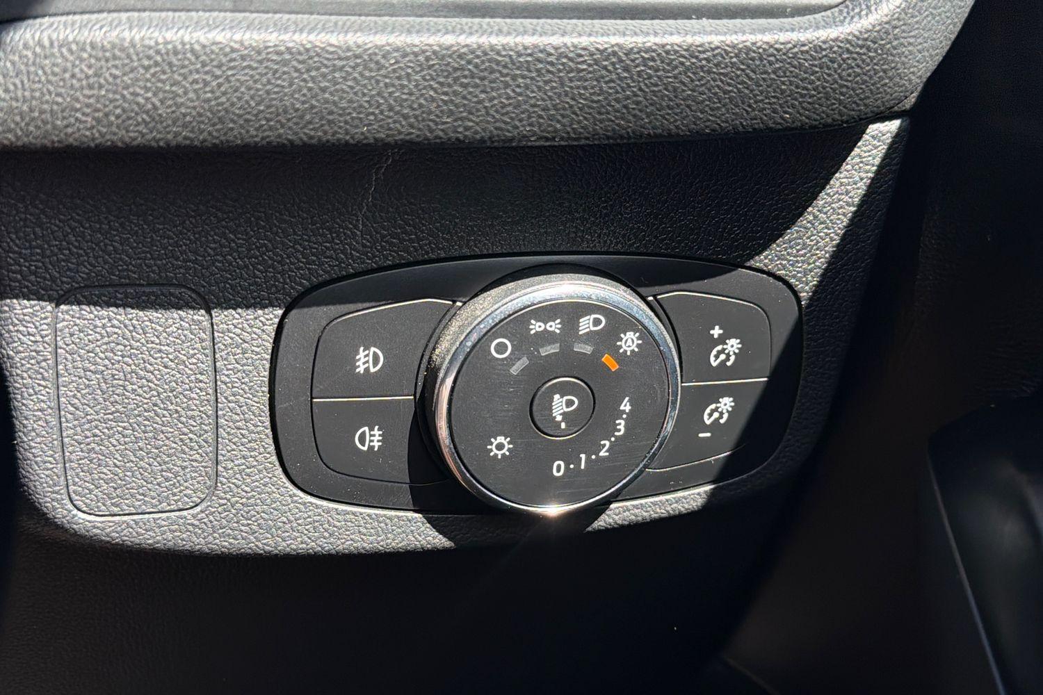 Ford FOCUS Photo 29