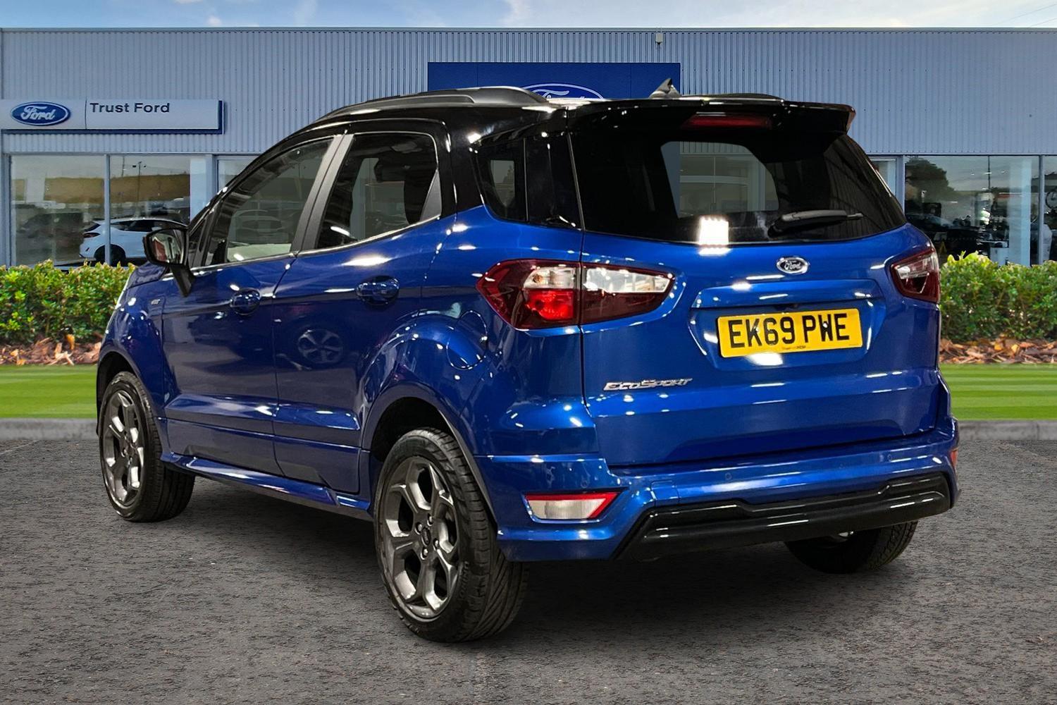 Ford EcoSport Photo 1