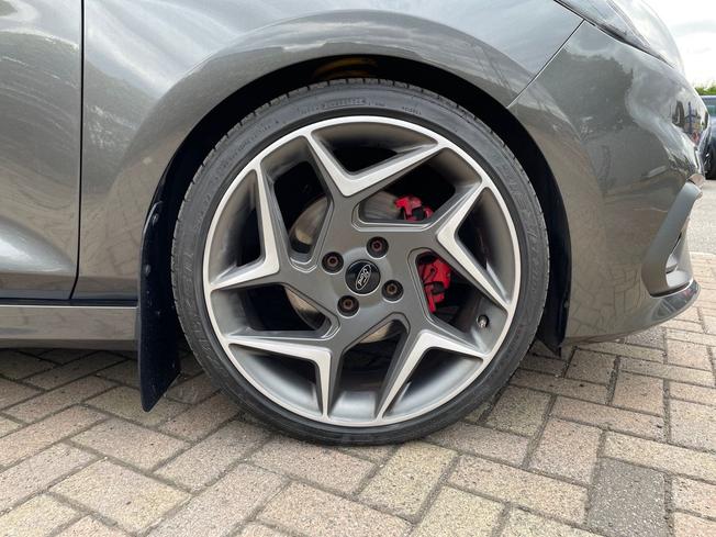 FORD Fiesta Photo 5