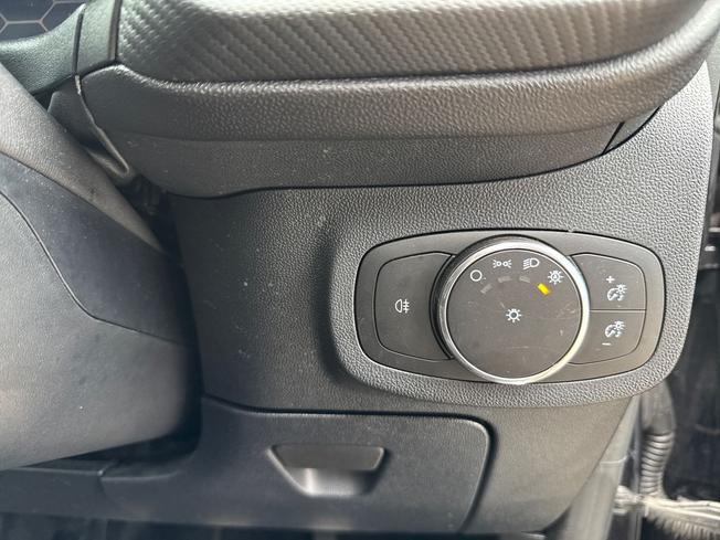 FORD Fiesta Photo 28