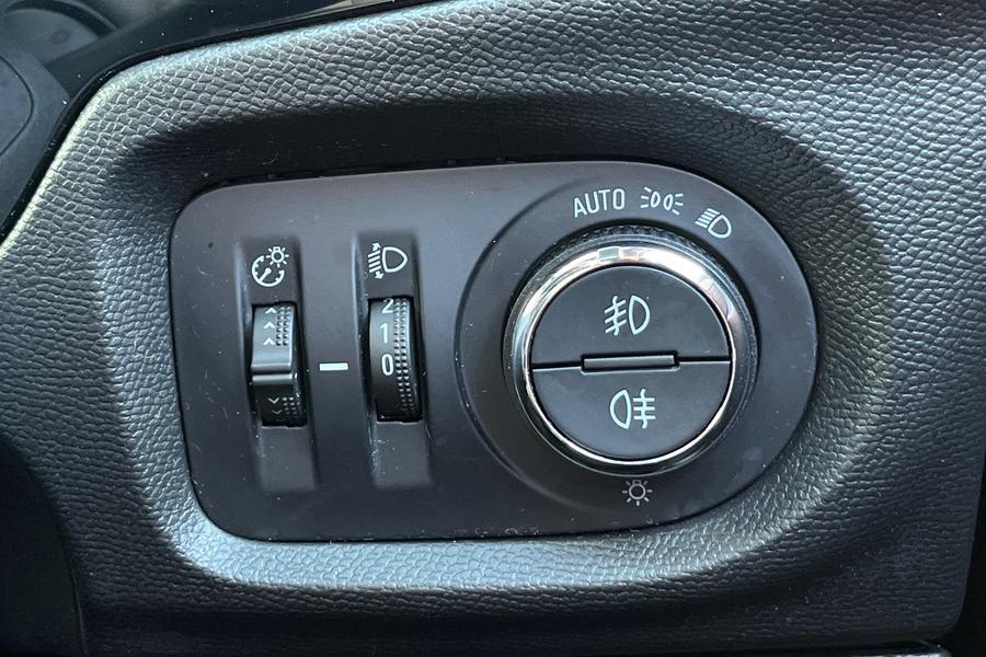 Vauxhall CORSA Photo autoimg-7f31a31412683cf4ad8e158d9c3b8ded2a7664fd.jpg