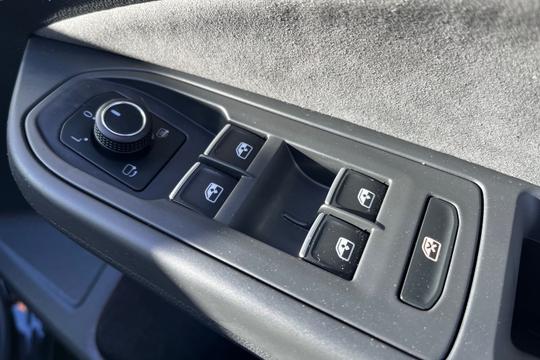 Volkswagen Golf Photo autoimg-7f3251a318053f304852275aa3df2307a63d3e47.jpg