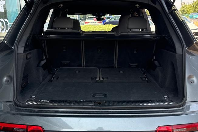 AUDI Sq7 Photo 12