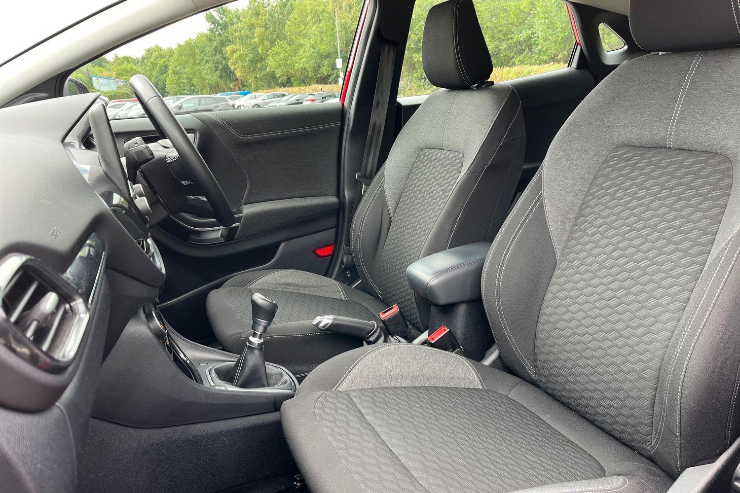 Ford PUMA Photo 18