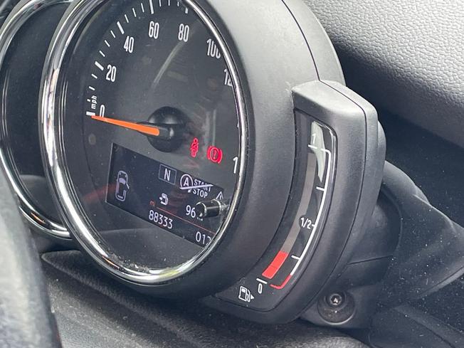 MINI Hatchback Photo 15