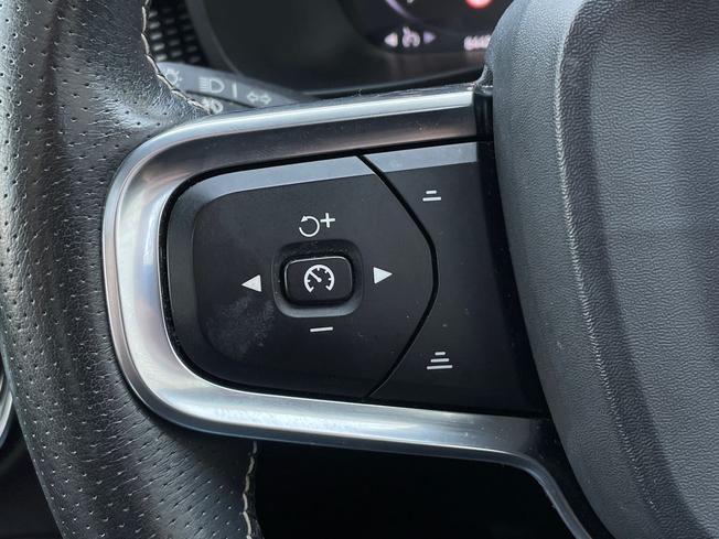VOLVO Xc40 Photo 16