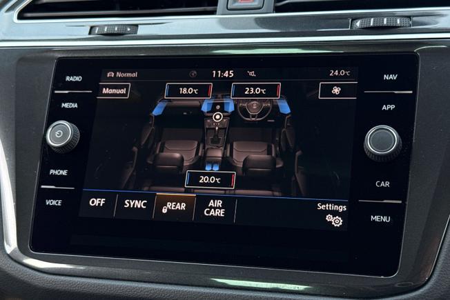 VOLKSWAGEN Tiguan Photo 30