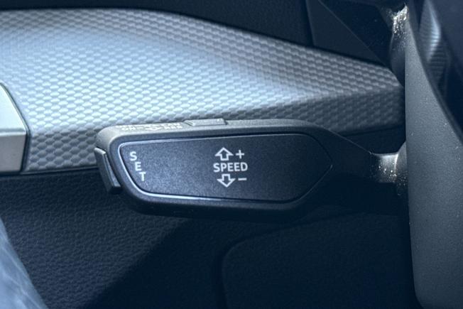 AUDI Q2 Photo 35