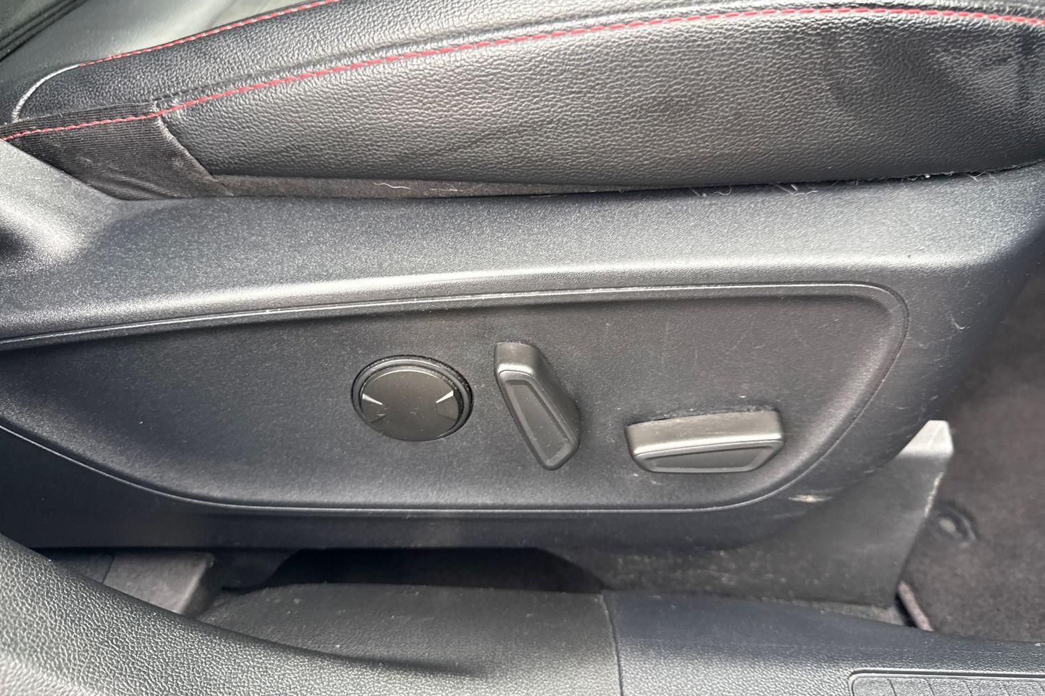 Ford KUGA Photo 24