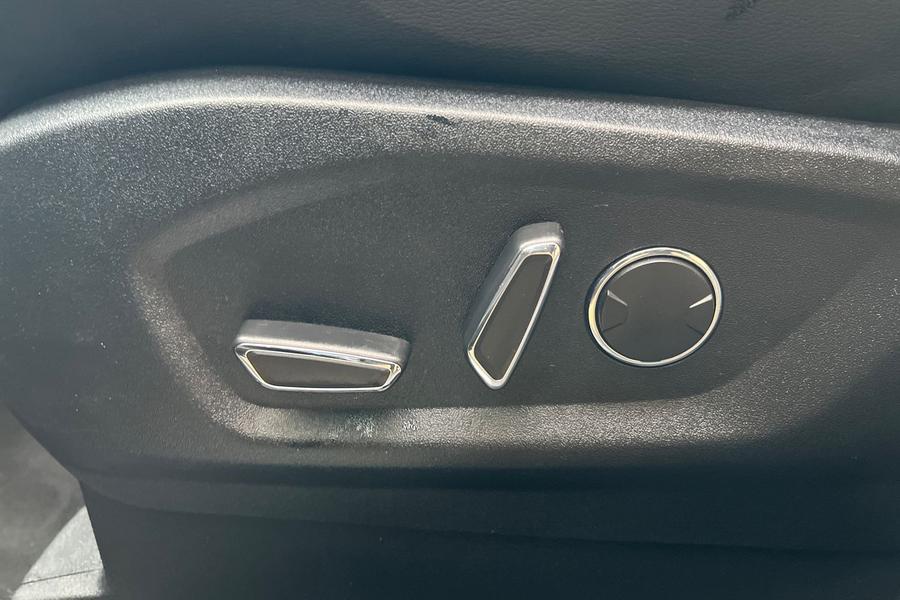 Ford S-MAX Photo autoimg-7f4e6a7e967c564cffbdcf22ec7d01ca39713ffc.jpg