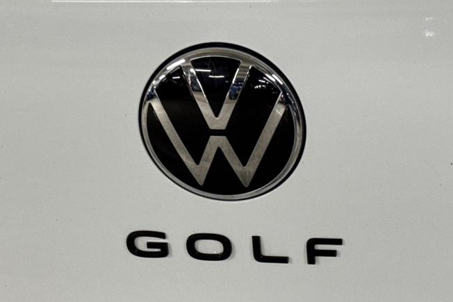 Volkswagen Golf Photo 27