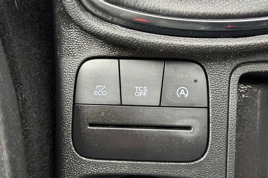 Ford FIESTA Photo autoimg-7f52e15677199eccf2f73b93cd7c1ca1719632c3.jpg