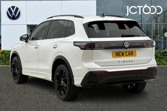 VOLKSWAGEN  Tiguan  Photo 3
