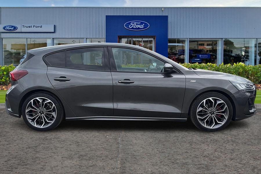 Ford Focus Photo autoimg-7f576b94155fd7a6b37cda0ed25f5e2dcf8e8401.jpg