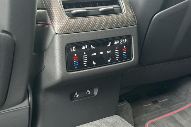 AUDI Q7 Photo 25