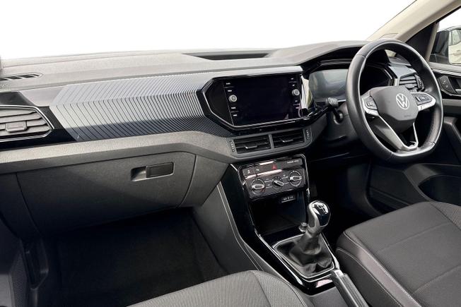 Volkswagen T-Cross Photo 2