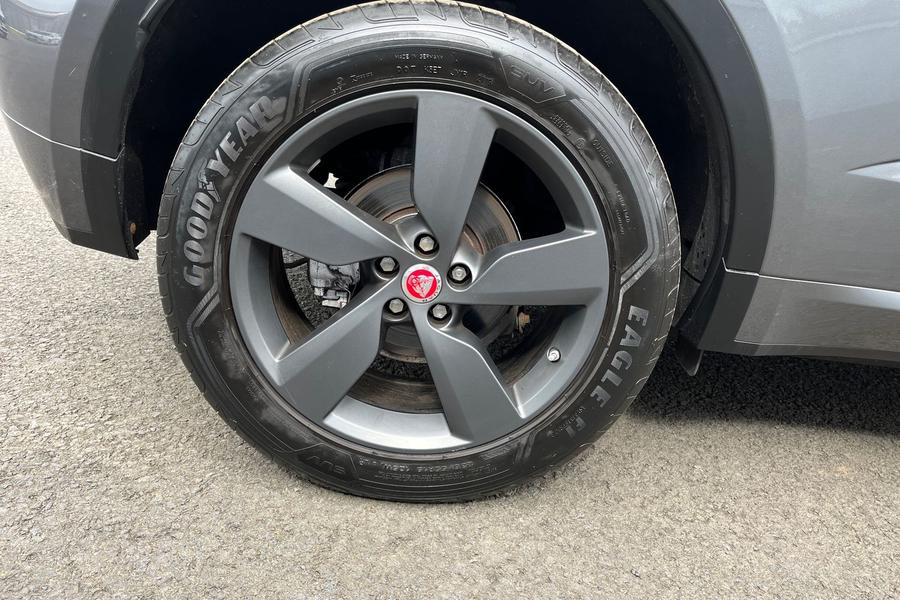 Jaguar E-PACE Photo autoimg-7f6b44f81d2abb5795b1db9d6ee47cea37b664d7.jpg