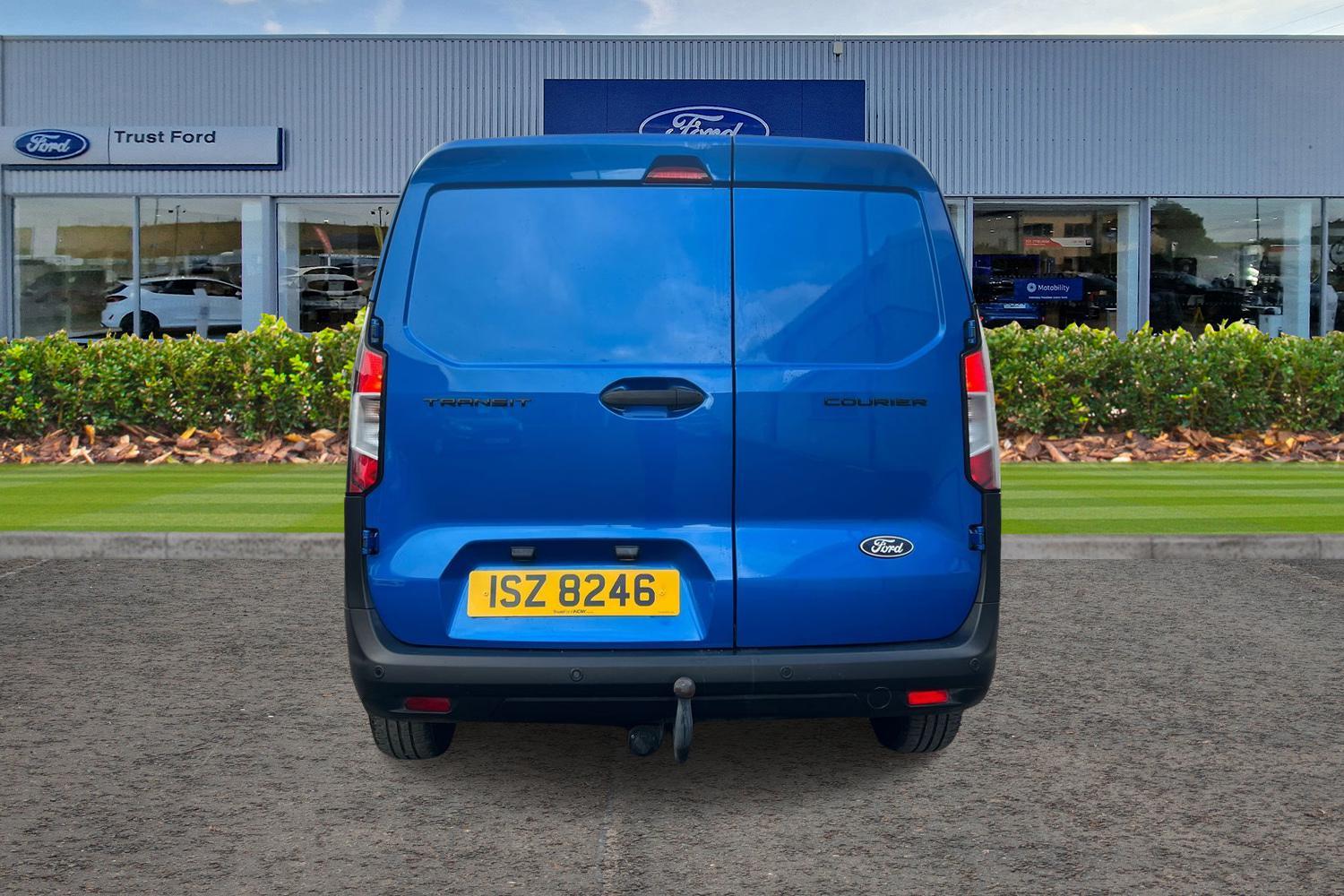 Ford TRANSIT COURIER Photo 12