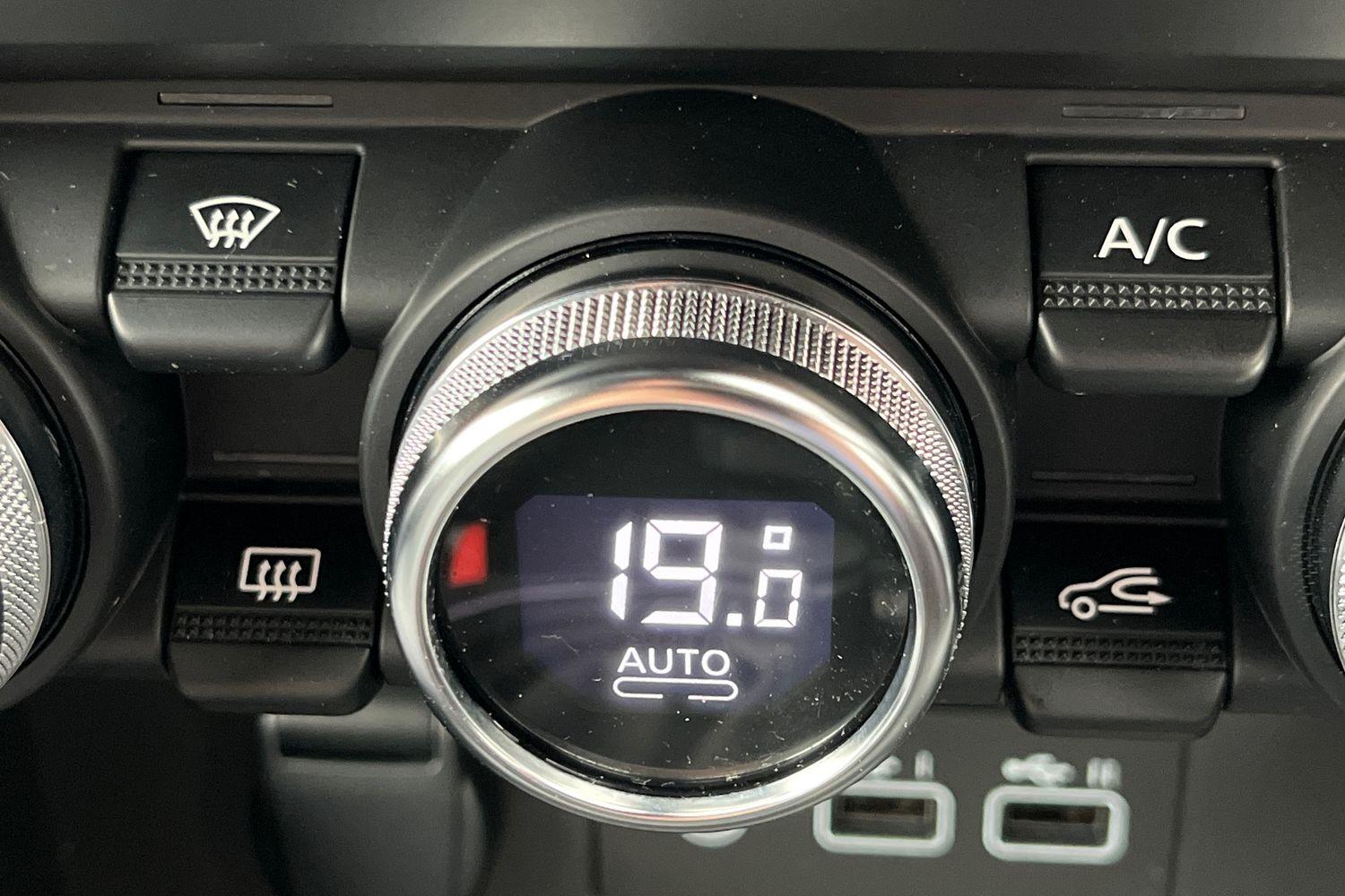 Renault CLIO Photo 32